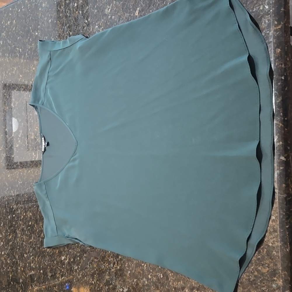 Express neck top
